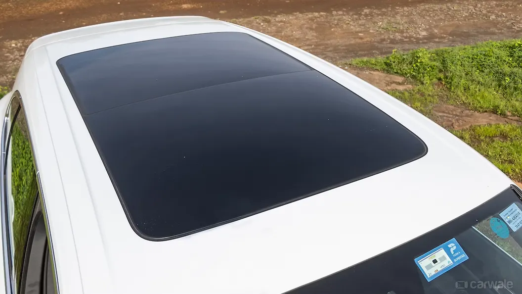 Cayenne Sunroof/Moonroof Image, Cayenne Photos in India CarWale