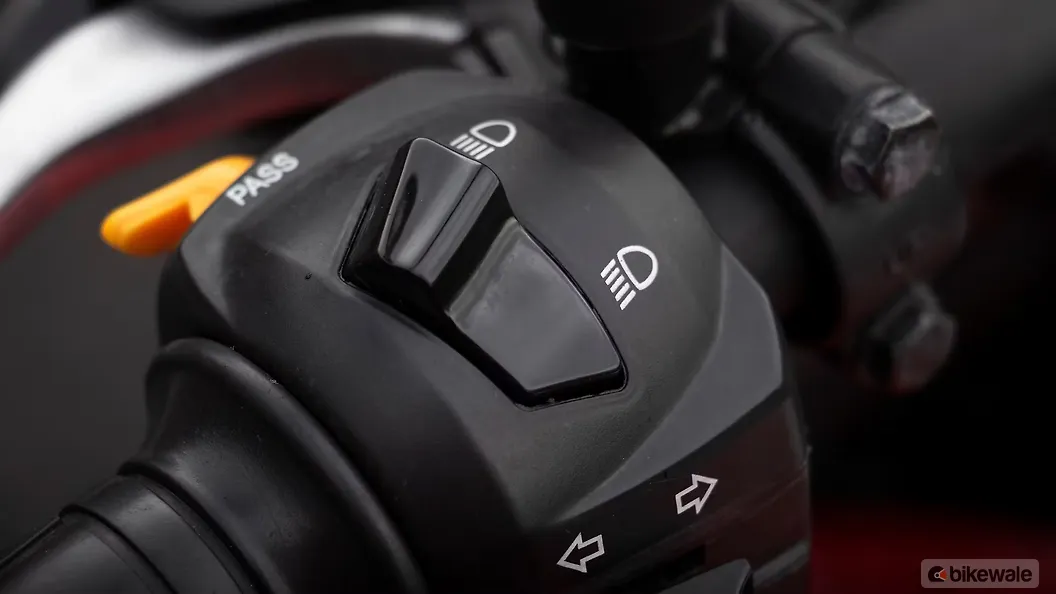 TVS Apache RTR 160 4V High Beam Low Beam Switch Image BikeWale