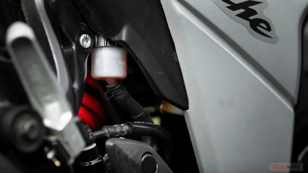 TVS Apache RTR 160 4V Front Leg Guard Image – BikeWale