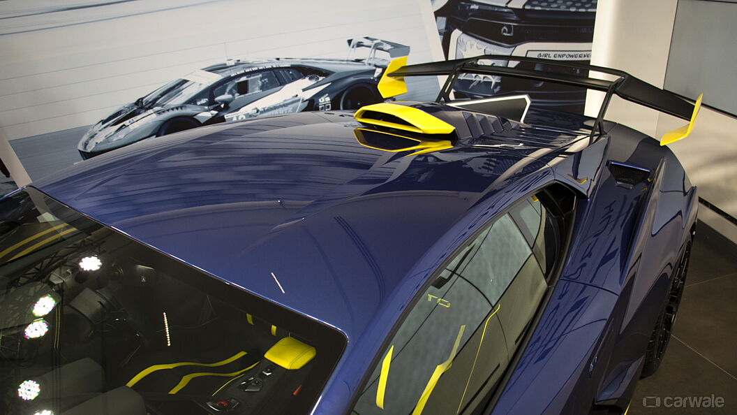 Lamborghini Huracan STO Car Roof