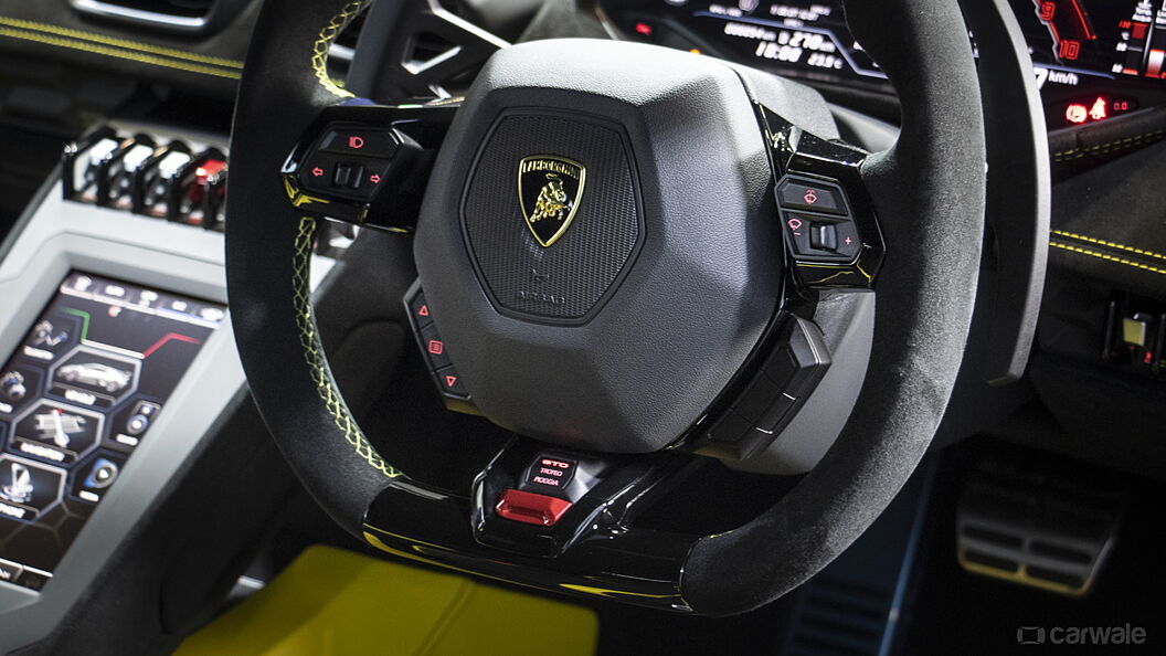 Lamborghini Huracan STO Horn Boss