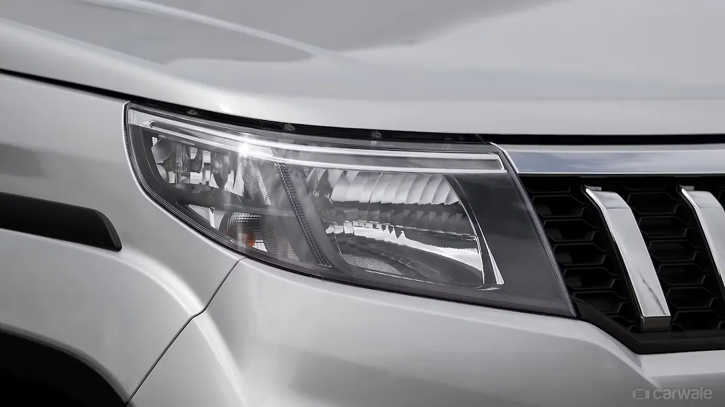 Bolero Neo Headlight Image, Bolero Neo Photos in India CarWale