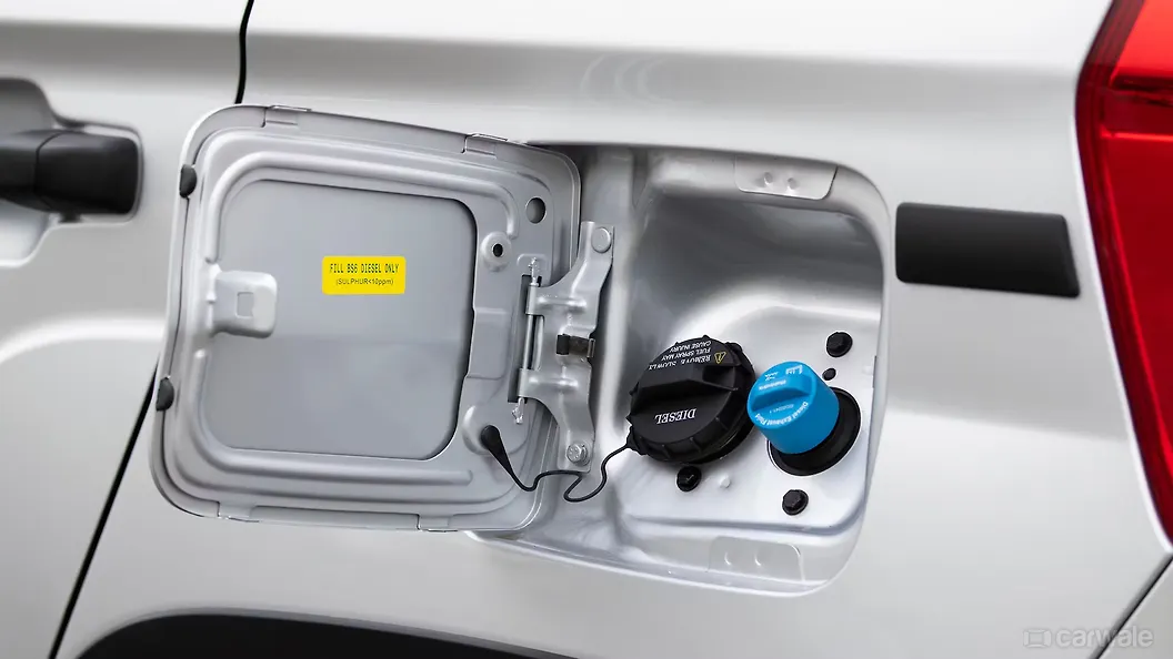 Bolero Neo Open Fuel Lid Image, Bolero Neo Photos in India CarWale