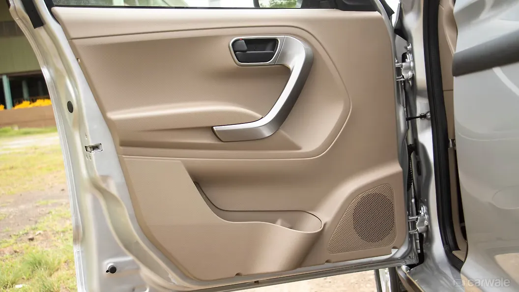 Bolero Neo Front Left Door Pad Image, Bolero Neo Photos in India CarWale