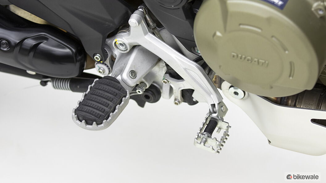 Ducati Multistrada V4 Engine Start Switch Image – BikeWale