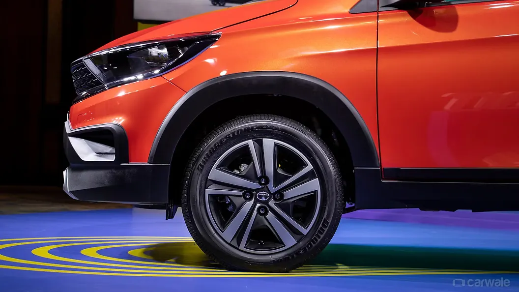 Tiago NRG Front Fender Image, Tiago NRG Photos in India CarWale