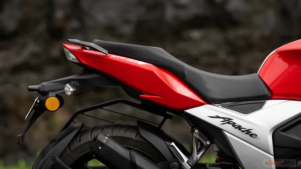 TVS Apache RTR 160 4V Bike Seat Image BikeWale