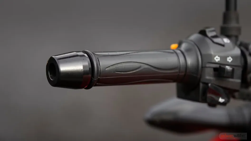TVS Apache RTR 160 4V Handle Bar Image BikeWale