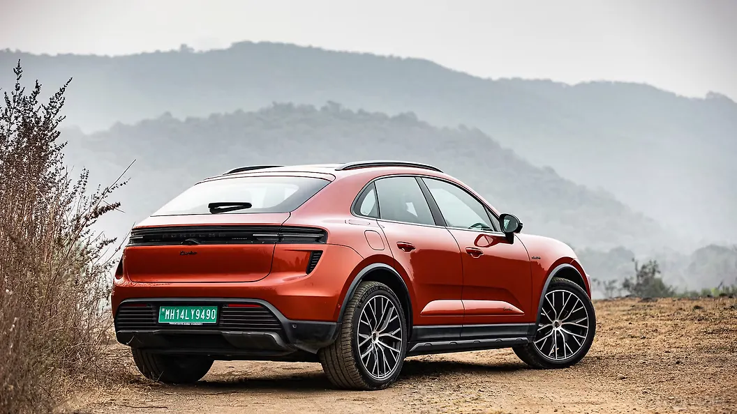 Porsche Macan Right Rear Three Quarter