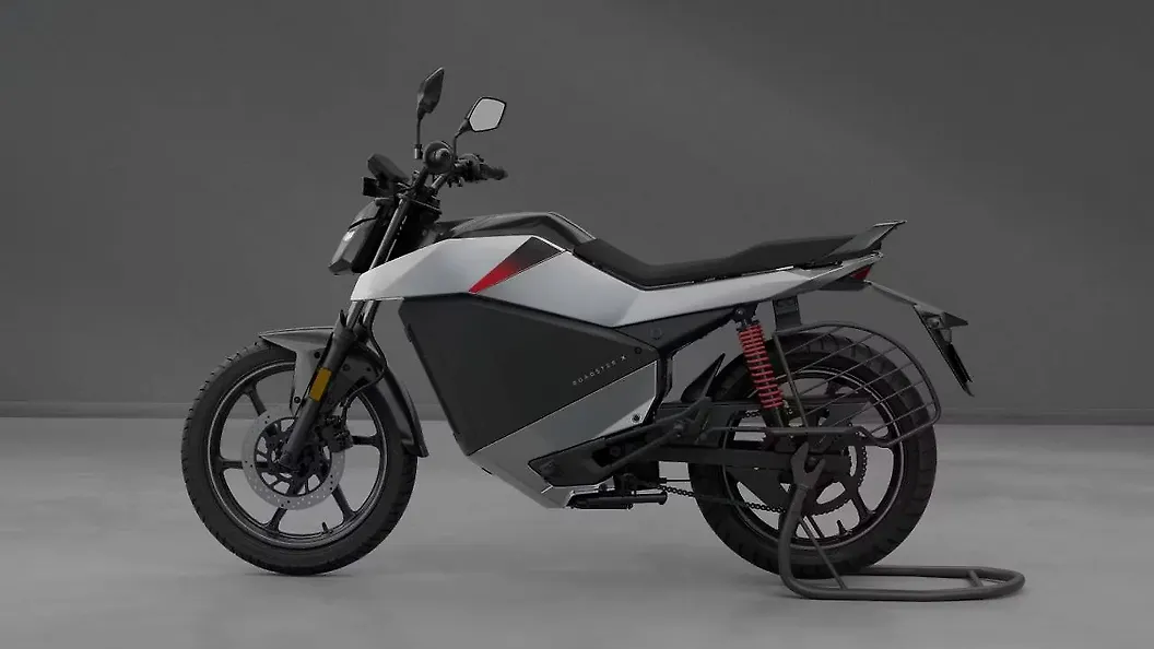 Roadster_X_Plus_Industrial_Silver