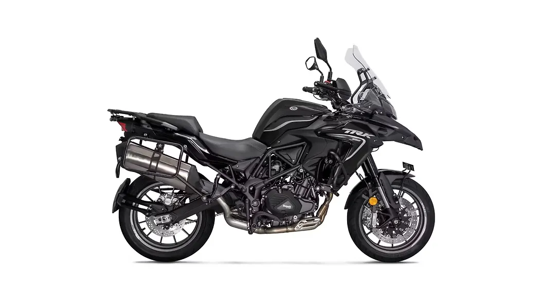 Benelli TRK 552 Price - Mileage, Images, Colours | BikeWale