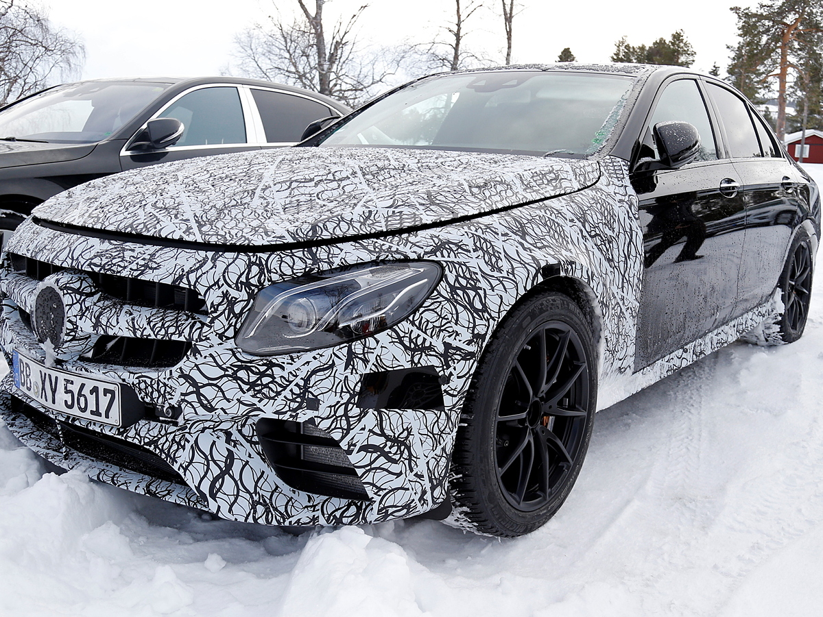 Mercedes-Benz E63 AMG spied on test - CarWale
