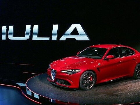 Alfa Romeo Giulia Quadrifoglio prices and specs revealed - CarWale