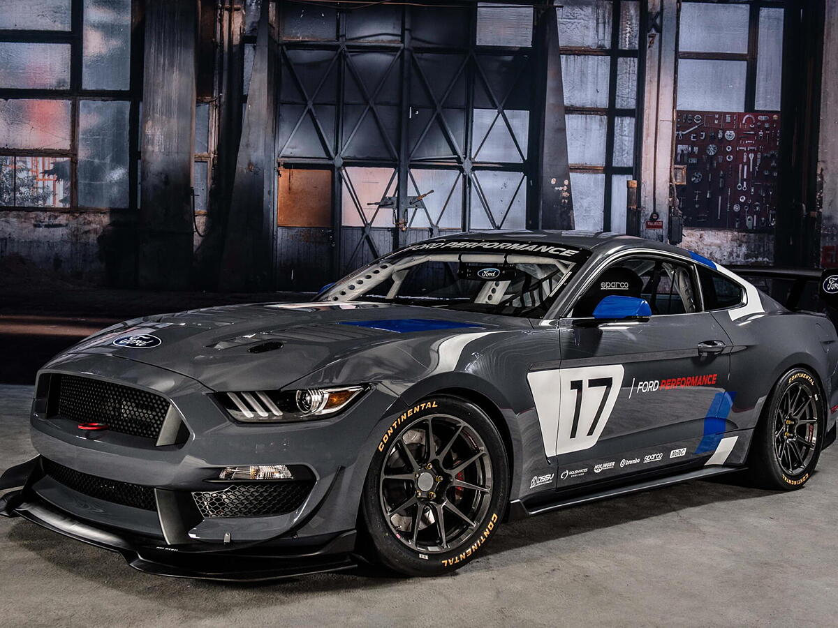 Ford performance outlet mustang