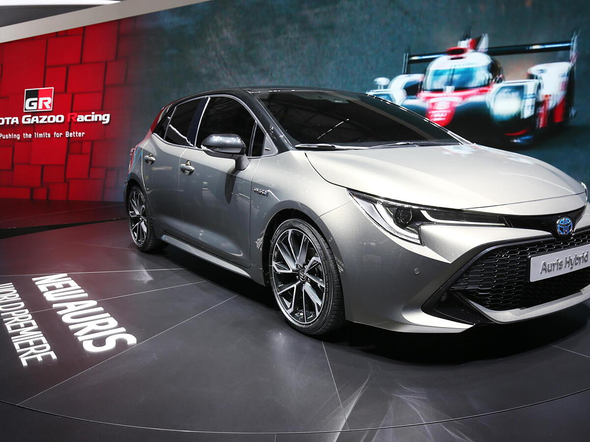 Toyota auris shop hybrid 2018