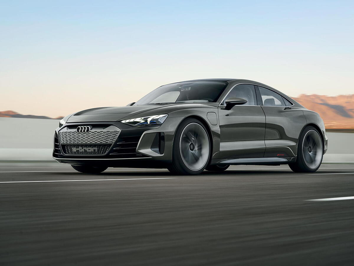 2018 Los Angeles Motor Show: Audi shows off four-door electric e-tron GT -  CarWale