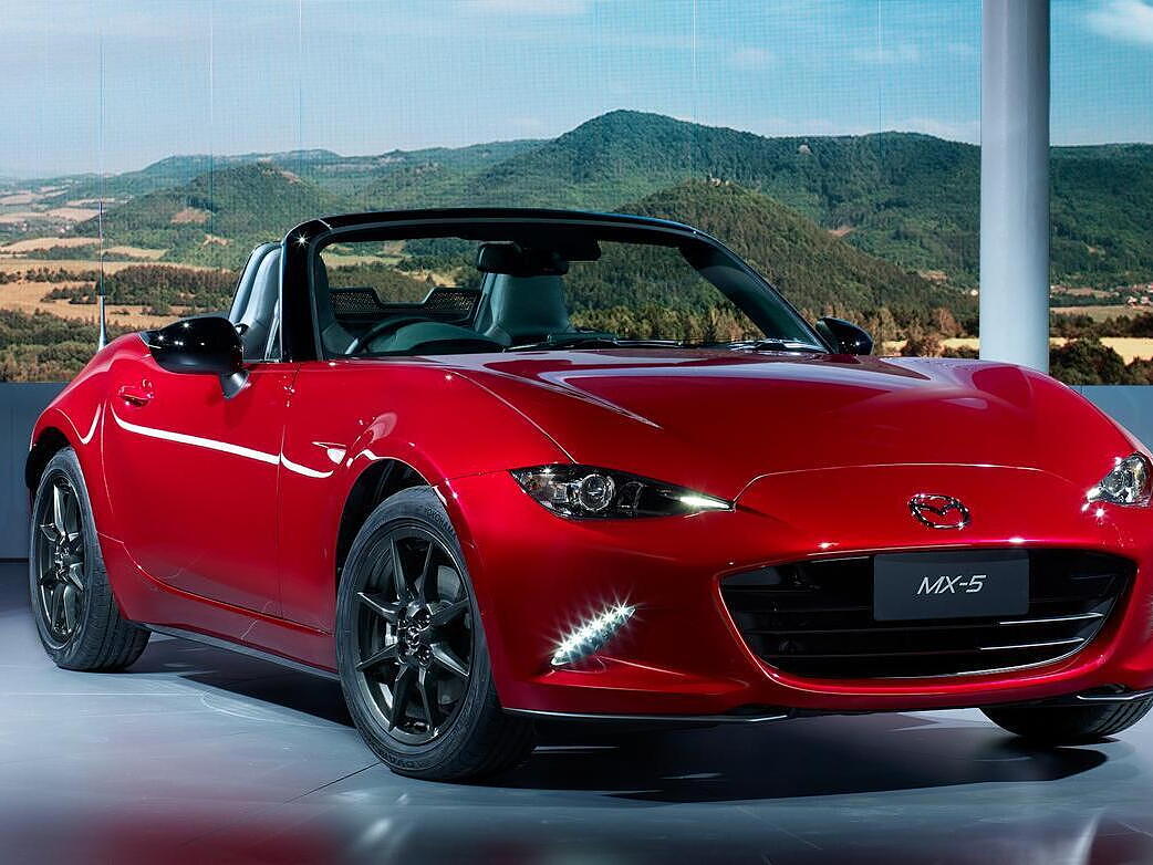 New Mazda MX-5 arrives on Xbox One before the real car goes on