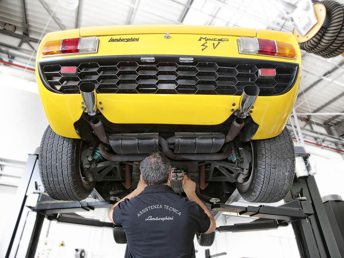 Lamborghini relaunches Restoration Center in Bologna - CarWale