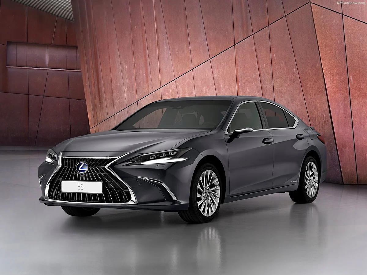 Lexus ES300h now made in India; price starts at Rs 59.71 lakh