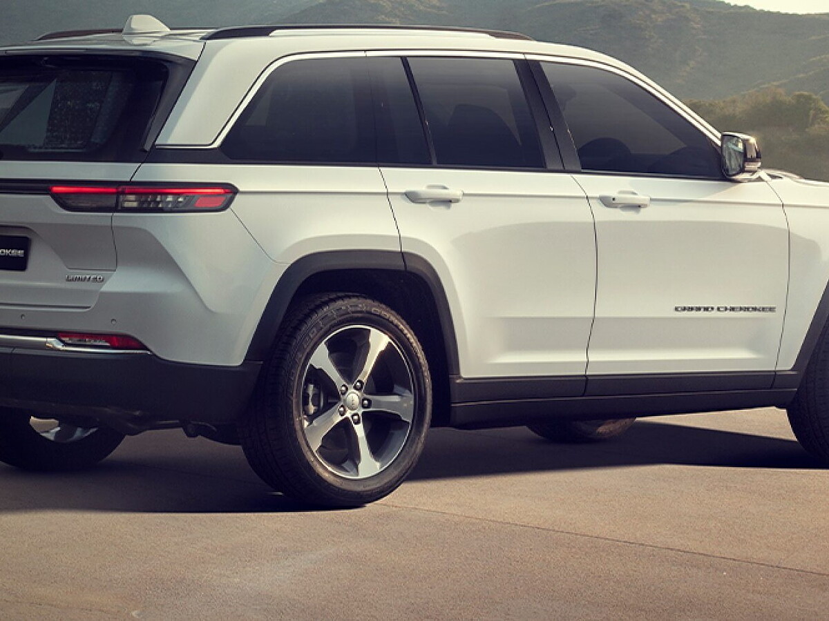 Jeep Grand Cherokee Price - Images, Colours & Reviews - CarWale