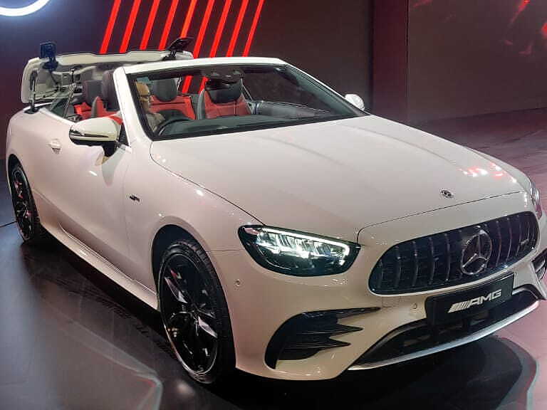 https://imgd.aeplcdn.com/1200x900/n/cw/ec/138881/mercedes-benz-amg-e53-cabriolet-right-front-three-quarter0.jpeg?isig=0