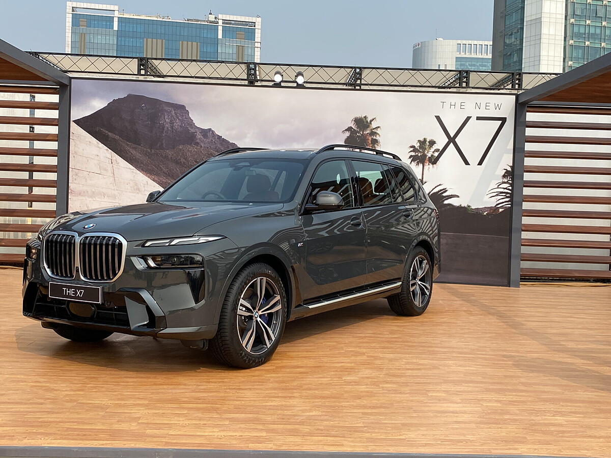 New BMW X7 showcased; to be launched soon - CarWale