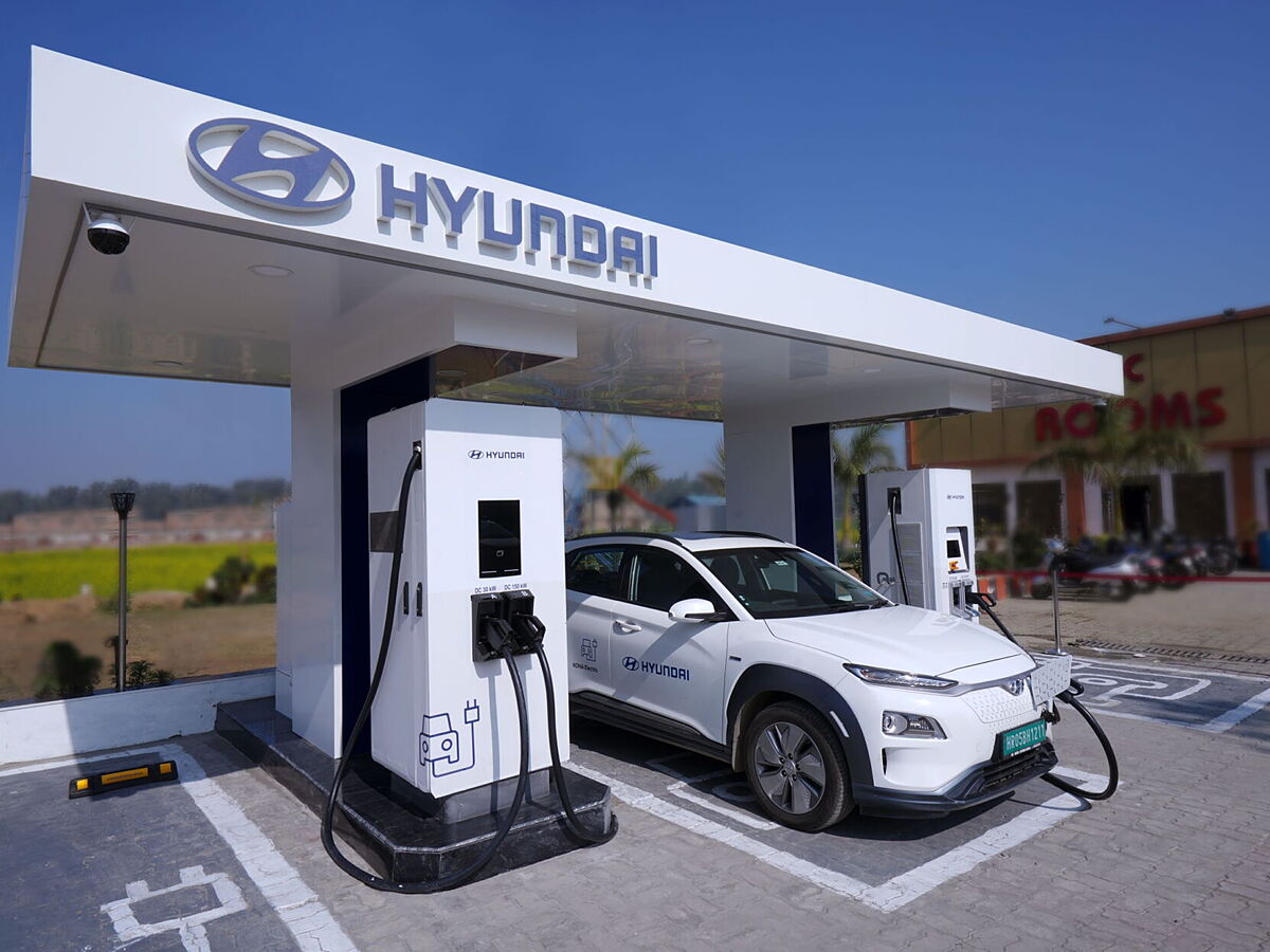 Hyundai electric store charging stations