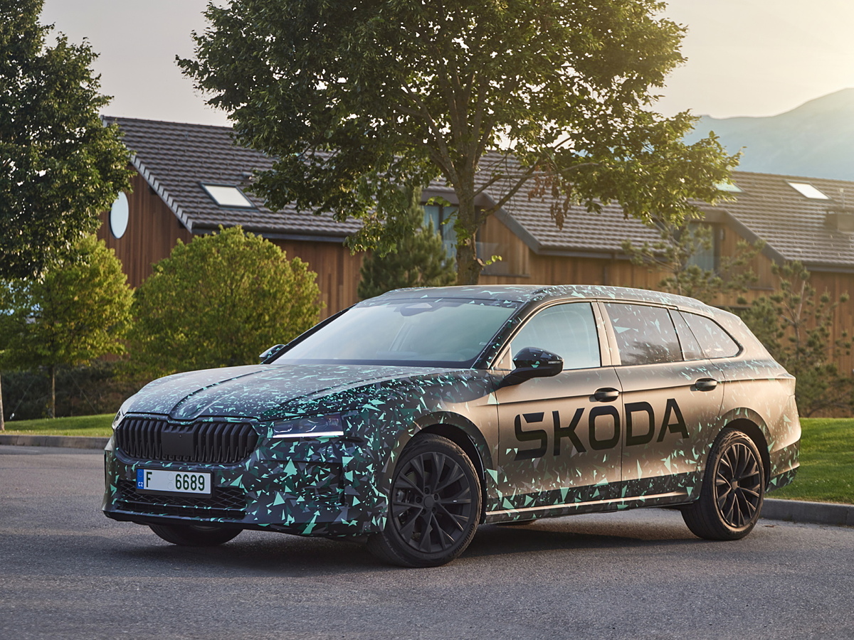 2024 Skoda Superb will have 100km of range in EV mode - CarWale