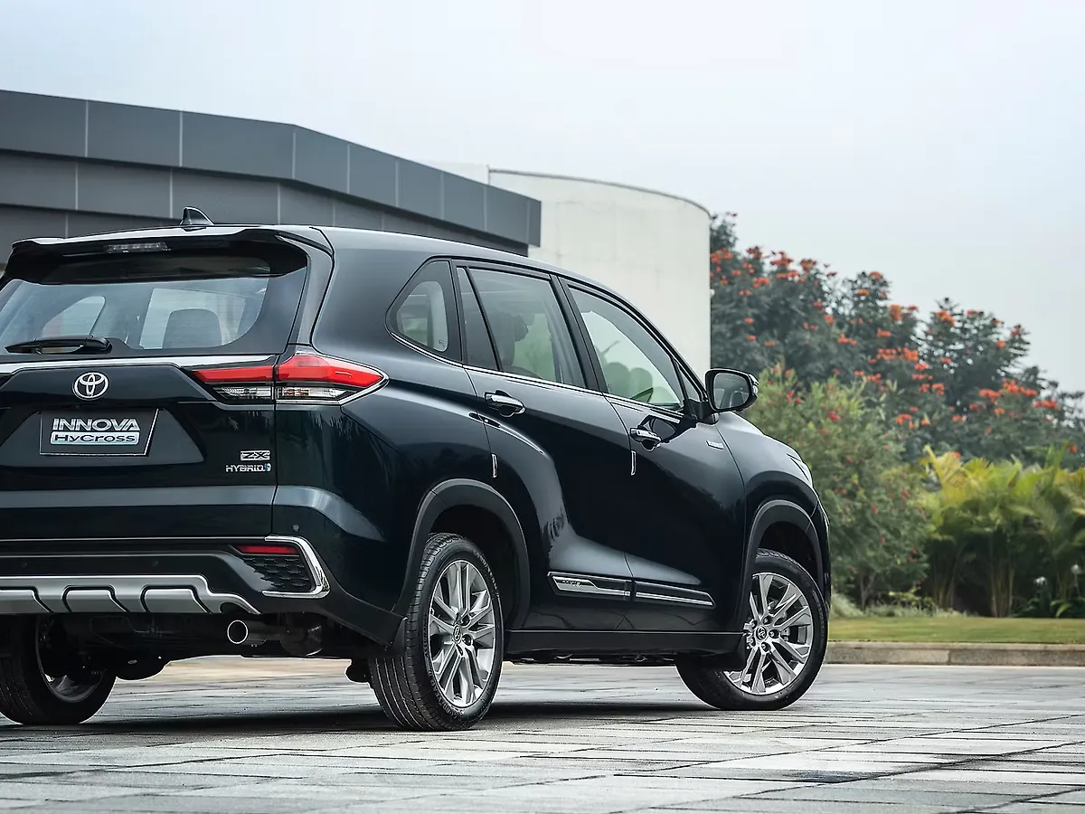 Toyota Innova Hycross ZX and ZX (O) variants bookings re-open