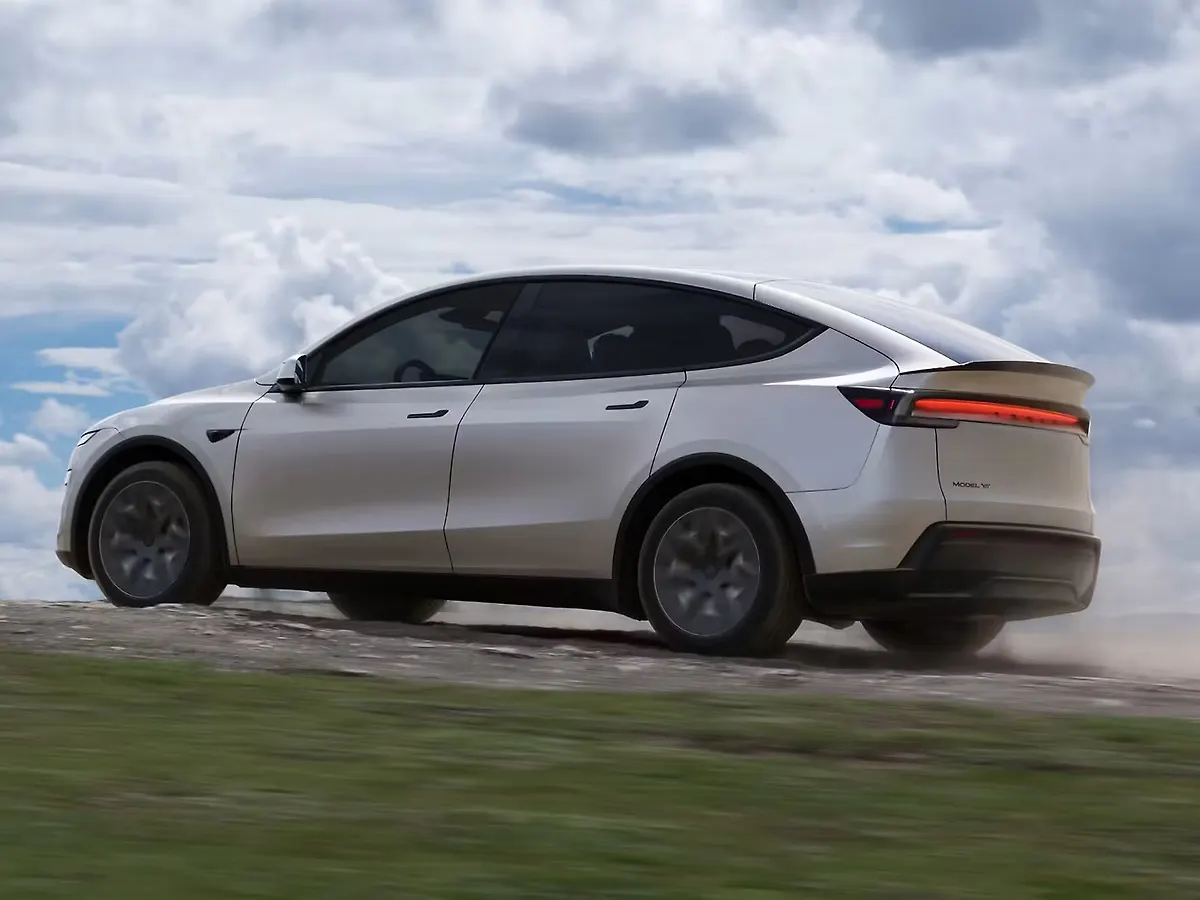 Tesla Model Y L launched in China: 6-Seat Exclusive! - CarWale