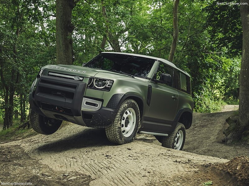 Land Rover Defender 90 First Drive Review - CarWale