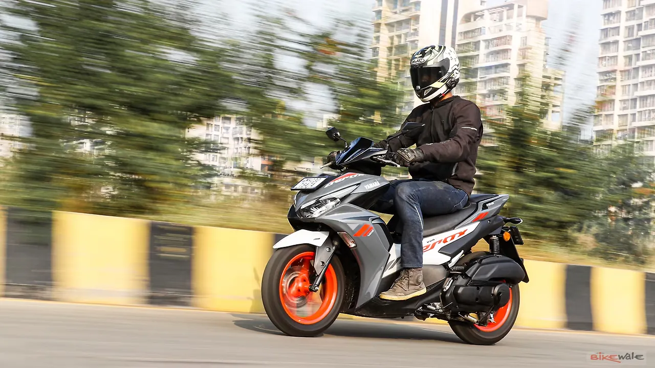 Yamaha Aerox 155 Front View Yamaha Aerox 155 vs Aprilia SXR 160: Maxi-Scooter Comparison Test Review