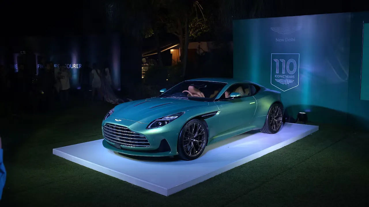 Aston Martin DB12 Aston Martin DB12