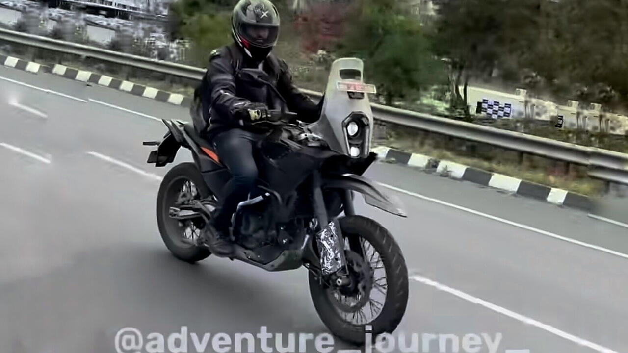 KTM 390 Adventure [2025] Right Side View