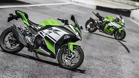 Special edition Kawasaki Ninja 300 revealed - BikeWale