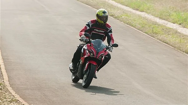 Images of Bajaj Pulsar RS 200 | Photos of Pulsar RS 200 - BikeWale Images of Bajaj Pulsar RS 200 | Photos of Pulsar RS 200 - BikeWale