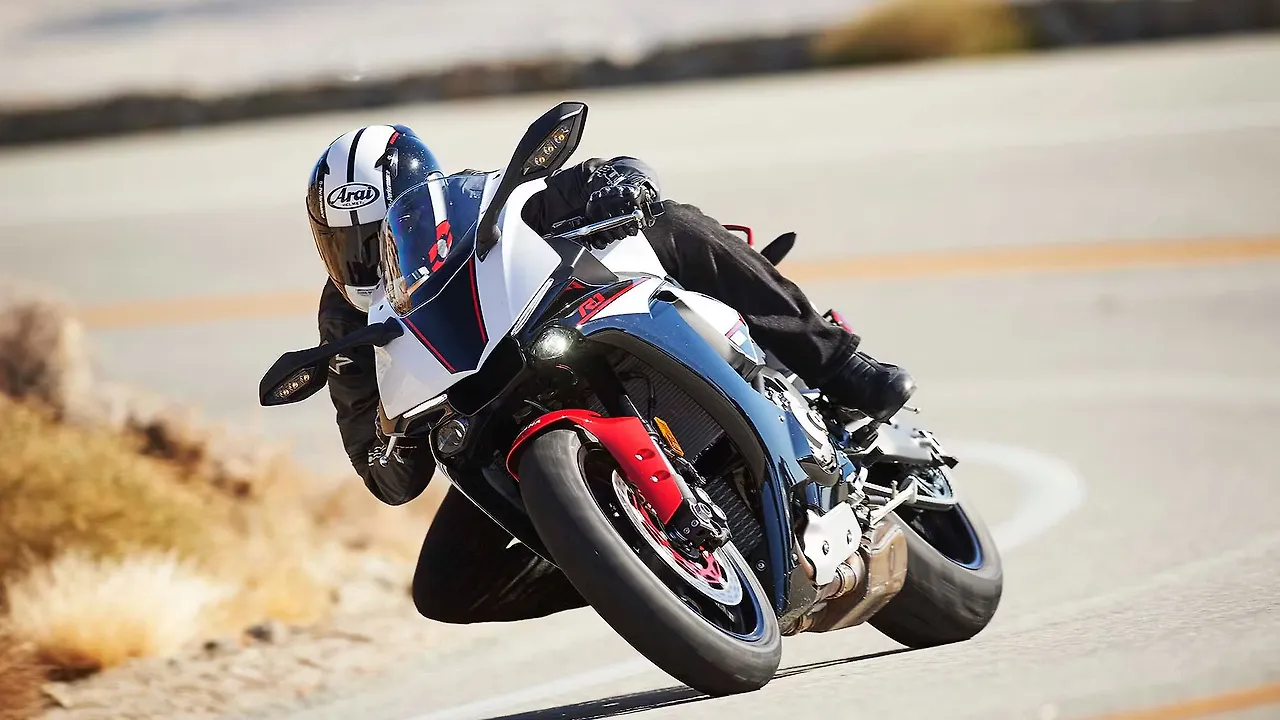 Yamaha unveils the YZF-R1S for the US market - BikeWale