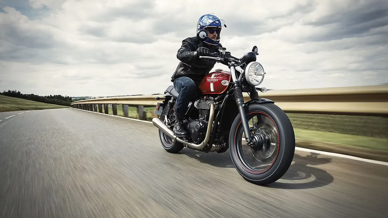 2016 Triumph Street Twin Photo Gallery 2016 Triumph Street Twin Photo Gallery