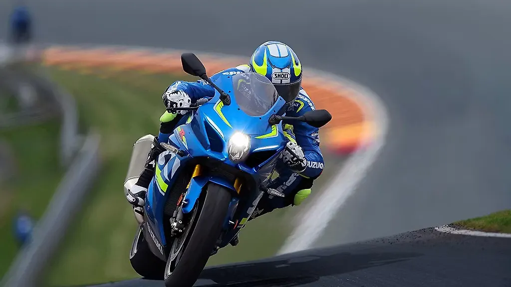 EICMA 2015: Suzuki unveils all-new GSX-R 1000 EICMA 2015: Suzuki unveils all-new GSX-R 1000