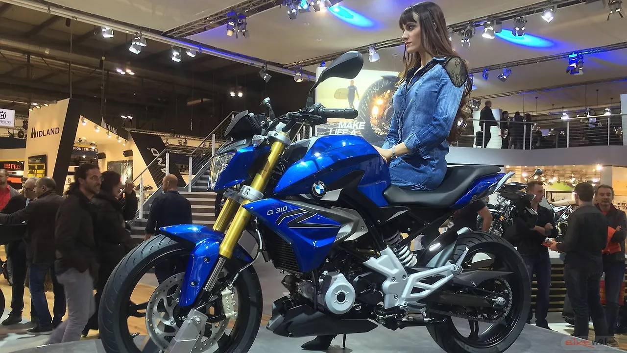 EICMA 2015: BMW showcases three colours of G310R EICMA 2015: BMW showcases three colours of G310R