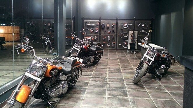 Harley davidson store showroom near me