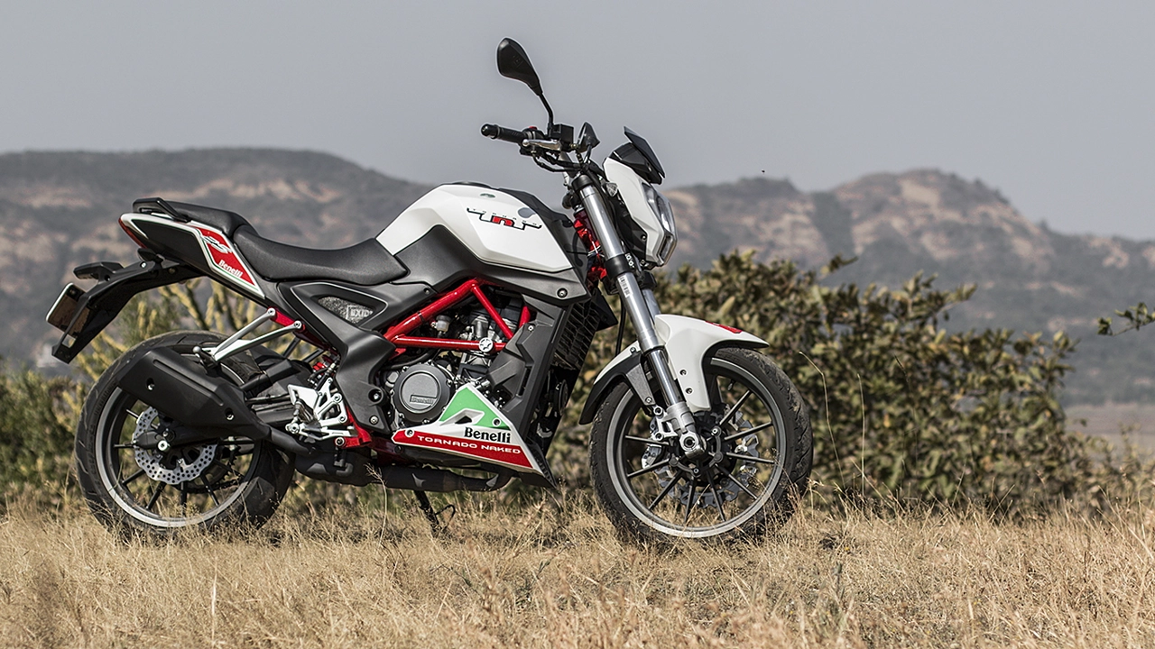 Images of Benelli TNT 25 | Photos of TNT 25 - BikeWale Images of Benelli TNT 25 | Photos of TNT 25 - BikeWale