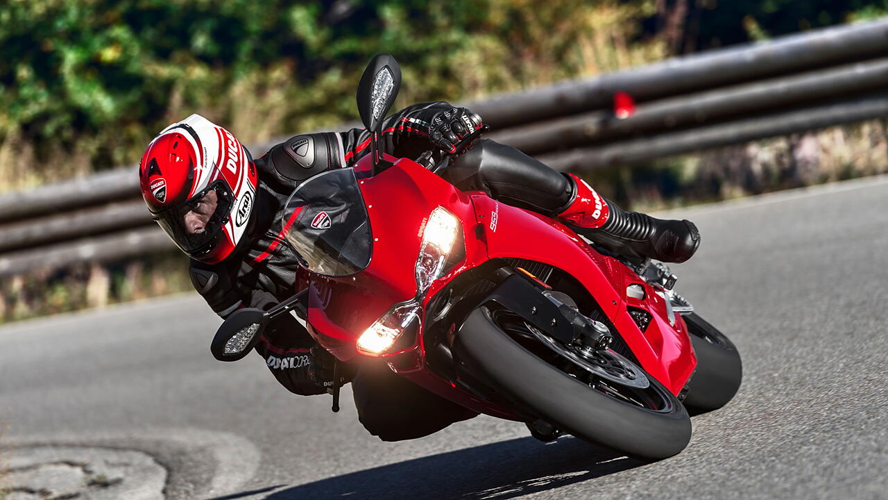 Ducati 959 Panigale priced at Rs 14.04 lakh