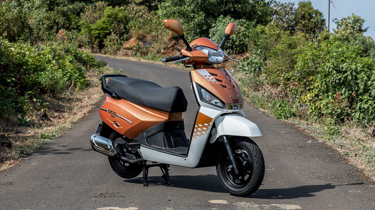 Mahindra gusto scooty on road online price