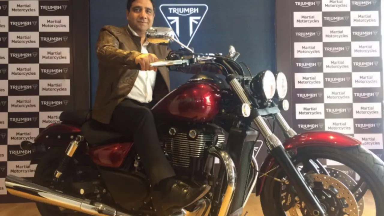 アプリリア Triumph-Thunderbird-Storm-