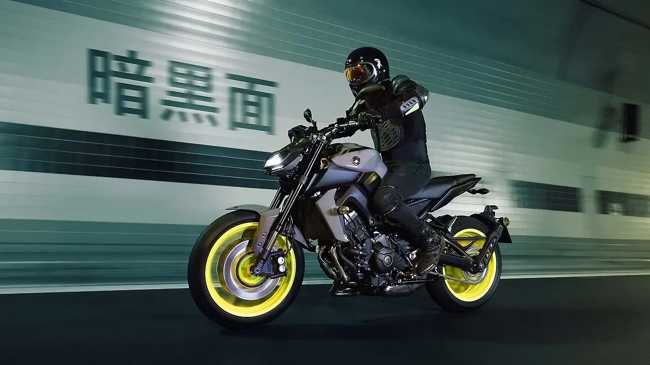2017 Yamaha MT-09 Photo Gallery - BikeWale