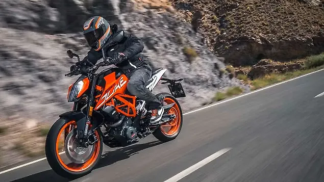 2017 KTM Duke 390 Photo Gallery - BikeWale