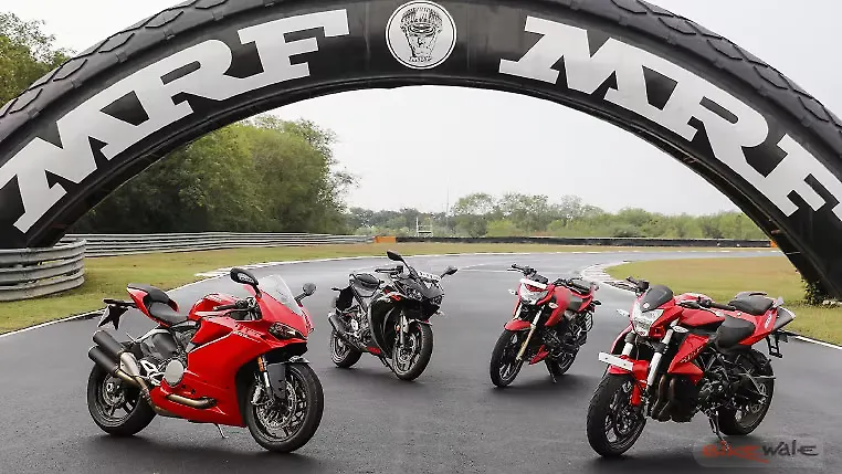 2016 BikeWale Track Day: road going bikes tested on track! 2016 BikeWale Track Day: road going bikes tested on track!