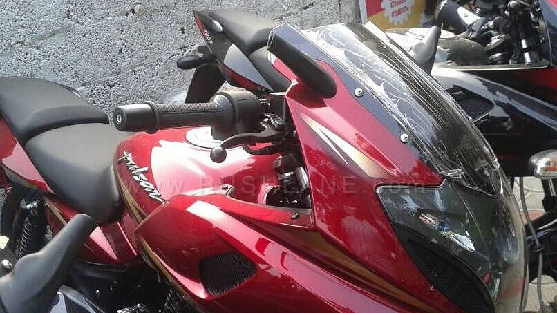 Pulsar 220 deals price red colour