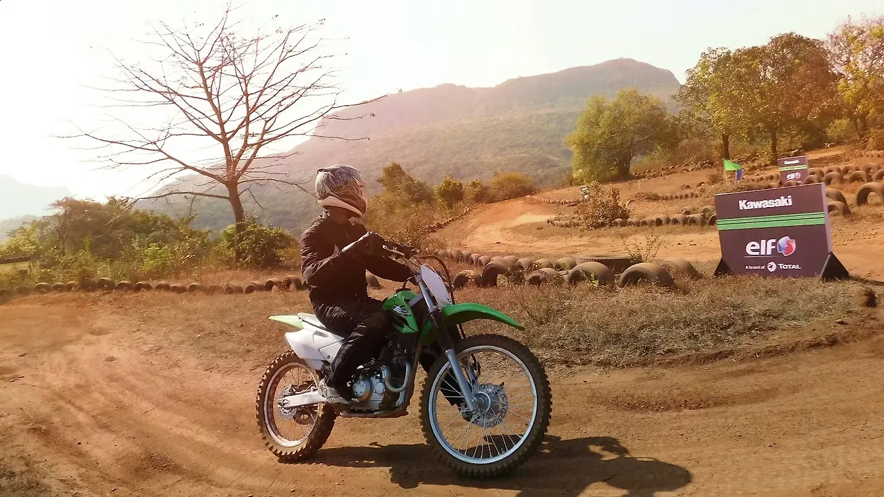 Kawasaki KLX140G Photo Gallery - BikeWale